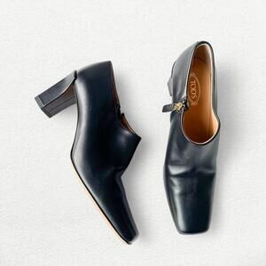 Tod's Leather Low-Cut Ankle Boots in Black